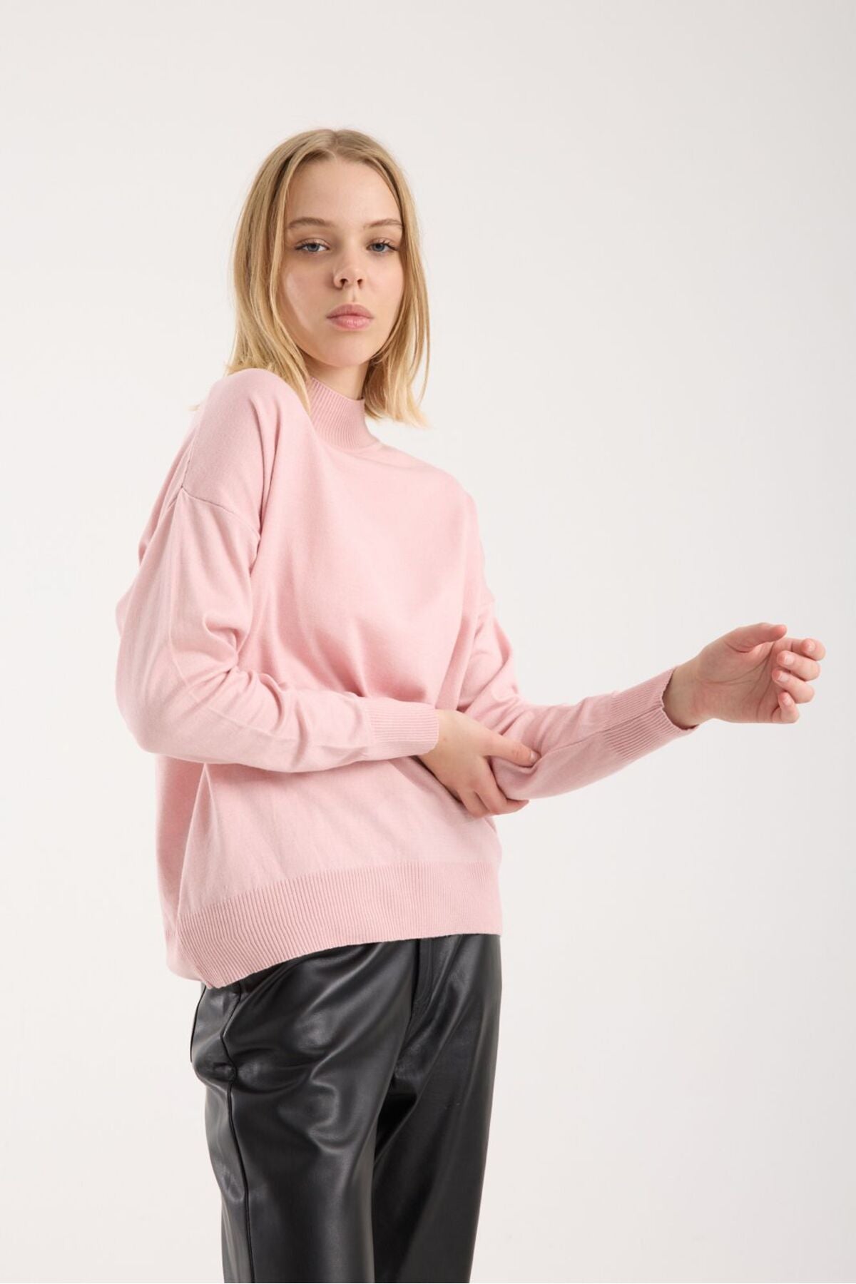 Kadın triko kazak yumuşak doku dik yaka basic 3522