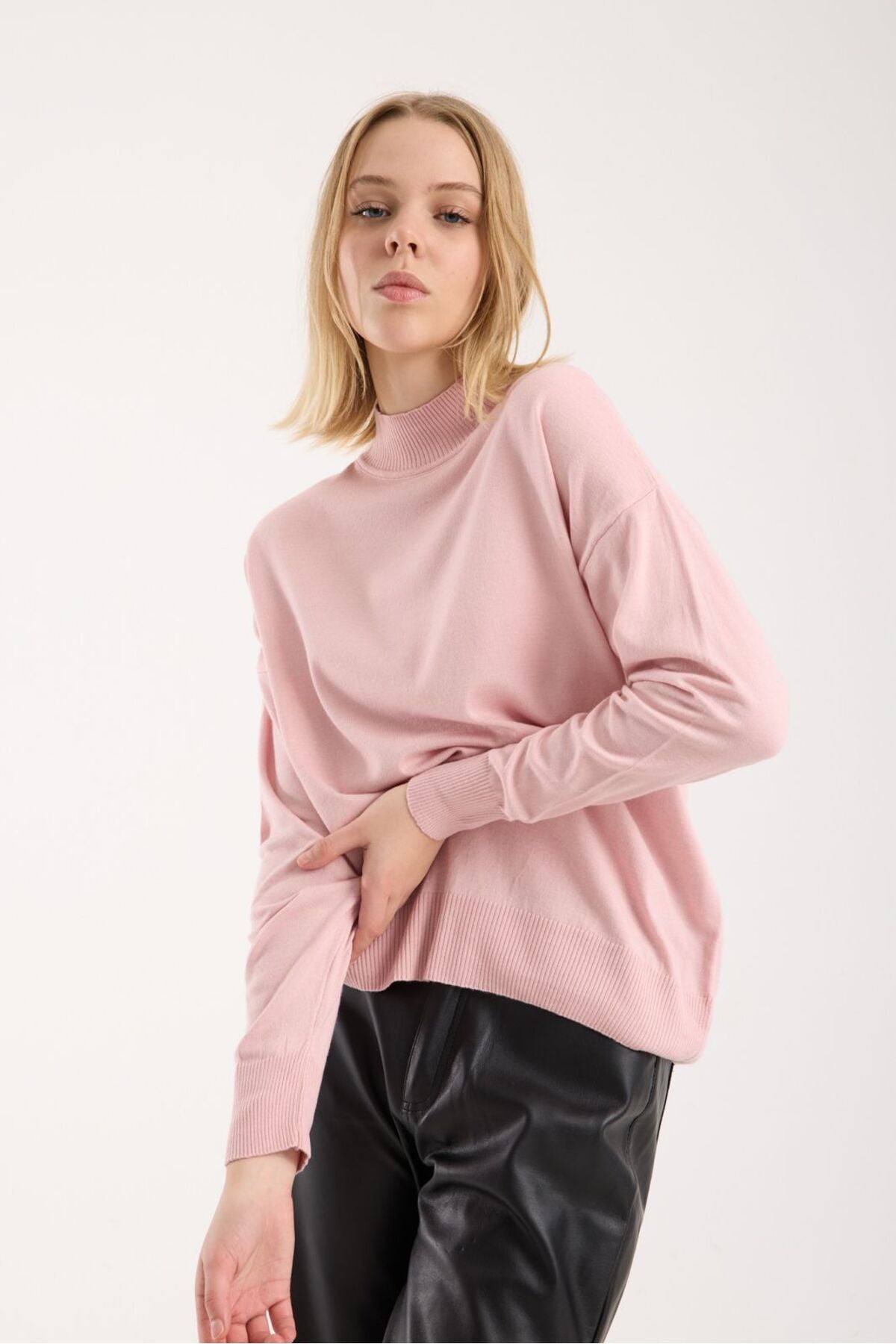 Kadın triko kazak yumuşak doku dik yaka basic 3522