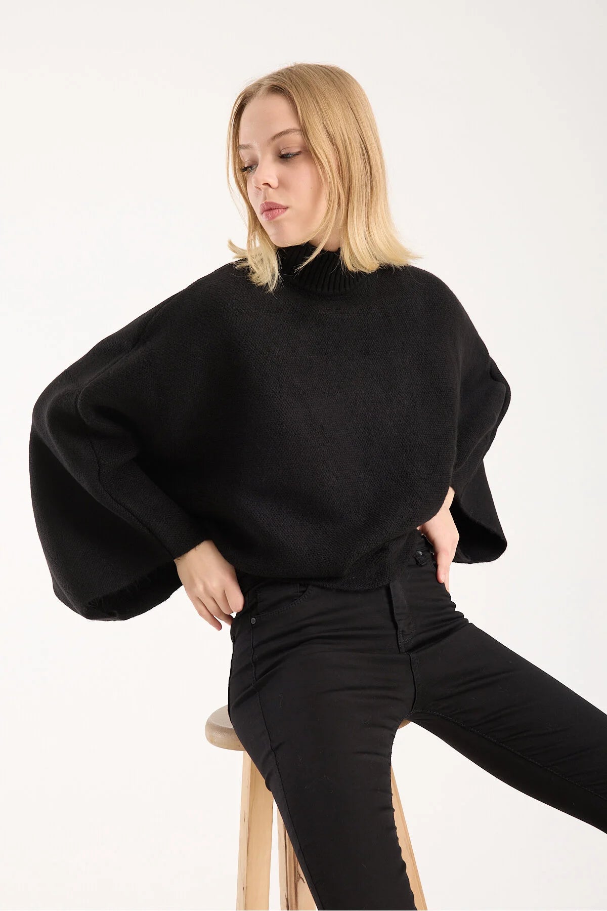 Yumoş ip pelerin dik yaka yarasa kol kadın kazak 6514