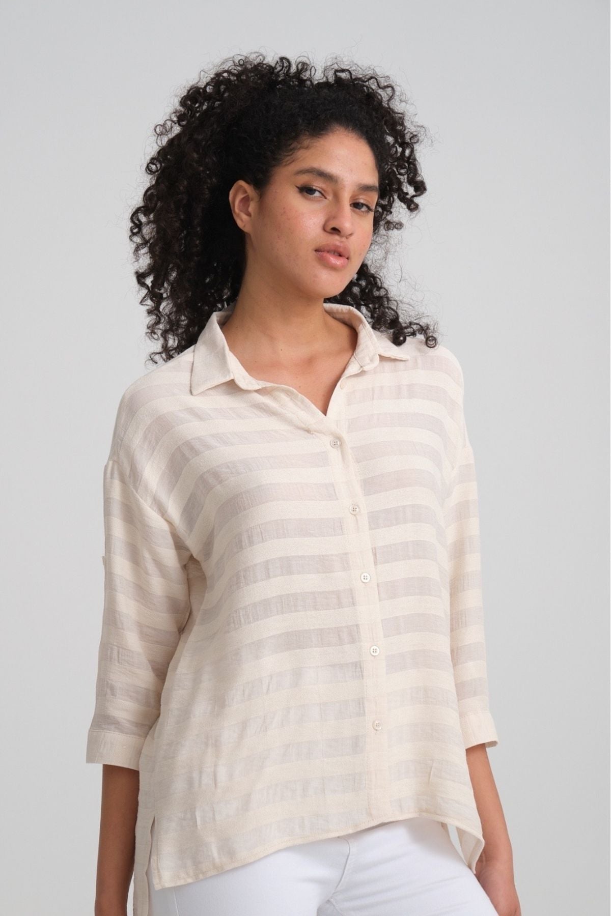 Kadın Giyim Gömlek Keten Görünümlü Bej Rengi Hafif Serin Tutan Yazlık Şıklık Rahat Kalıp 5180