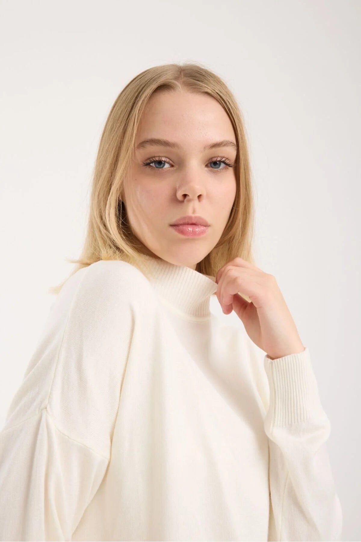 Kadın triko kazak yumuşak doku dik yaka basic 3522