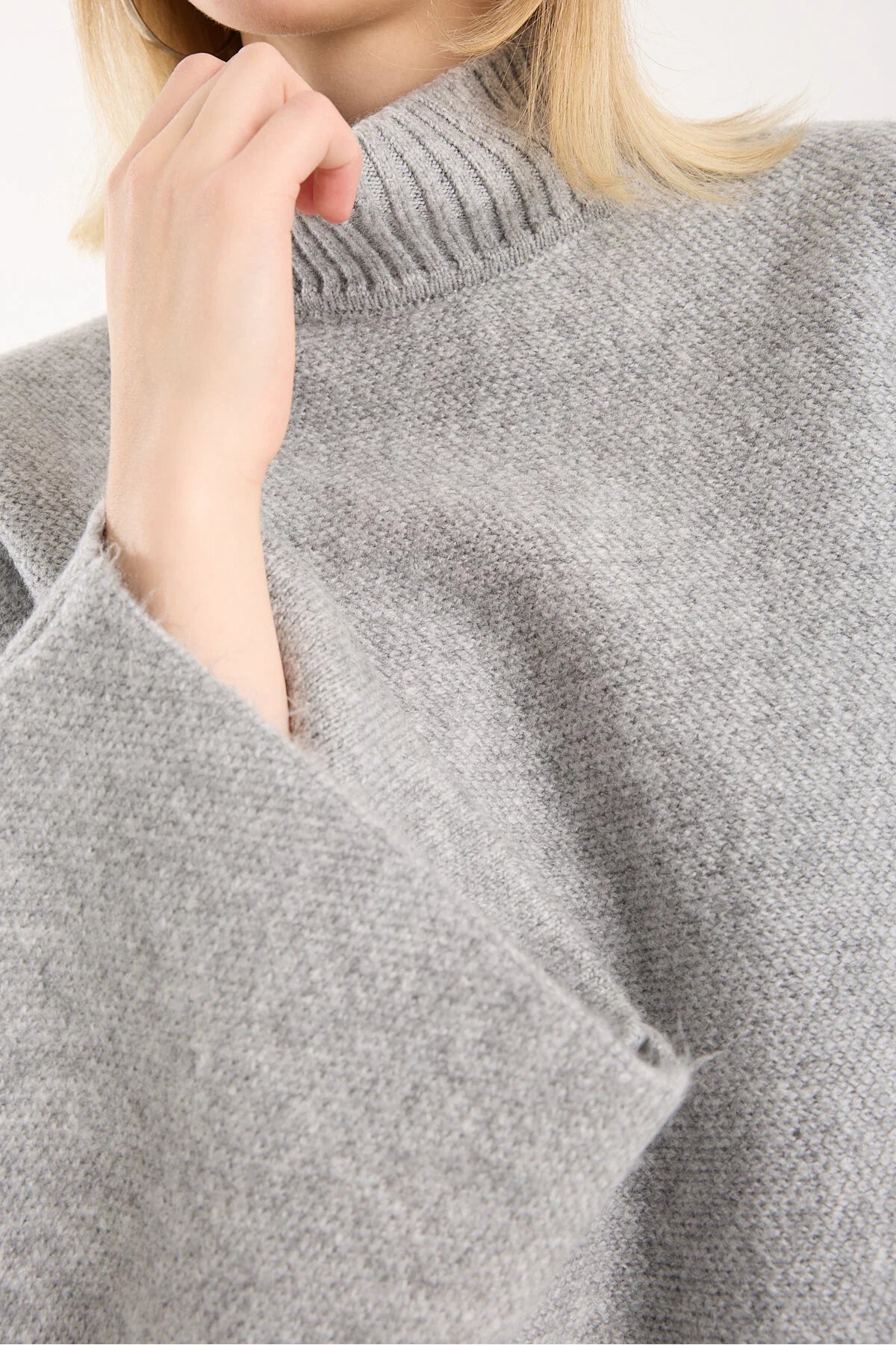 Yumoş ip pelerin dik yaka yarasa kol kadın kazak 6514