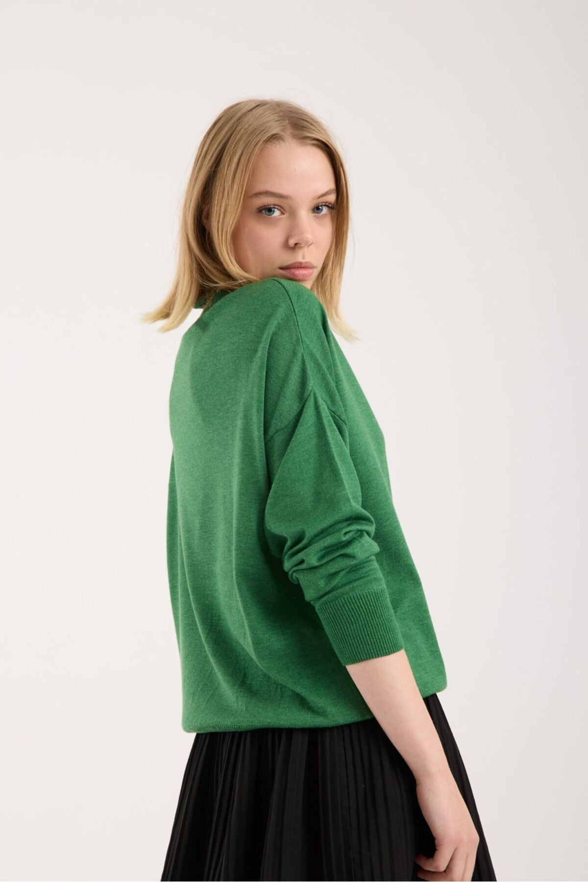 Kadın triko kazak yumuşak doku dik yaka basic 3522