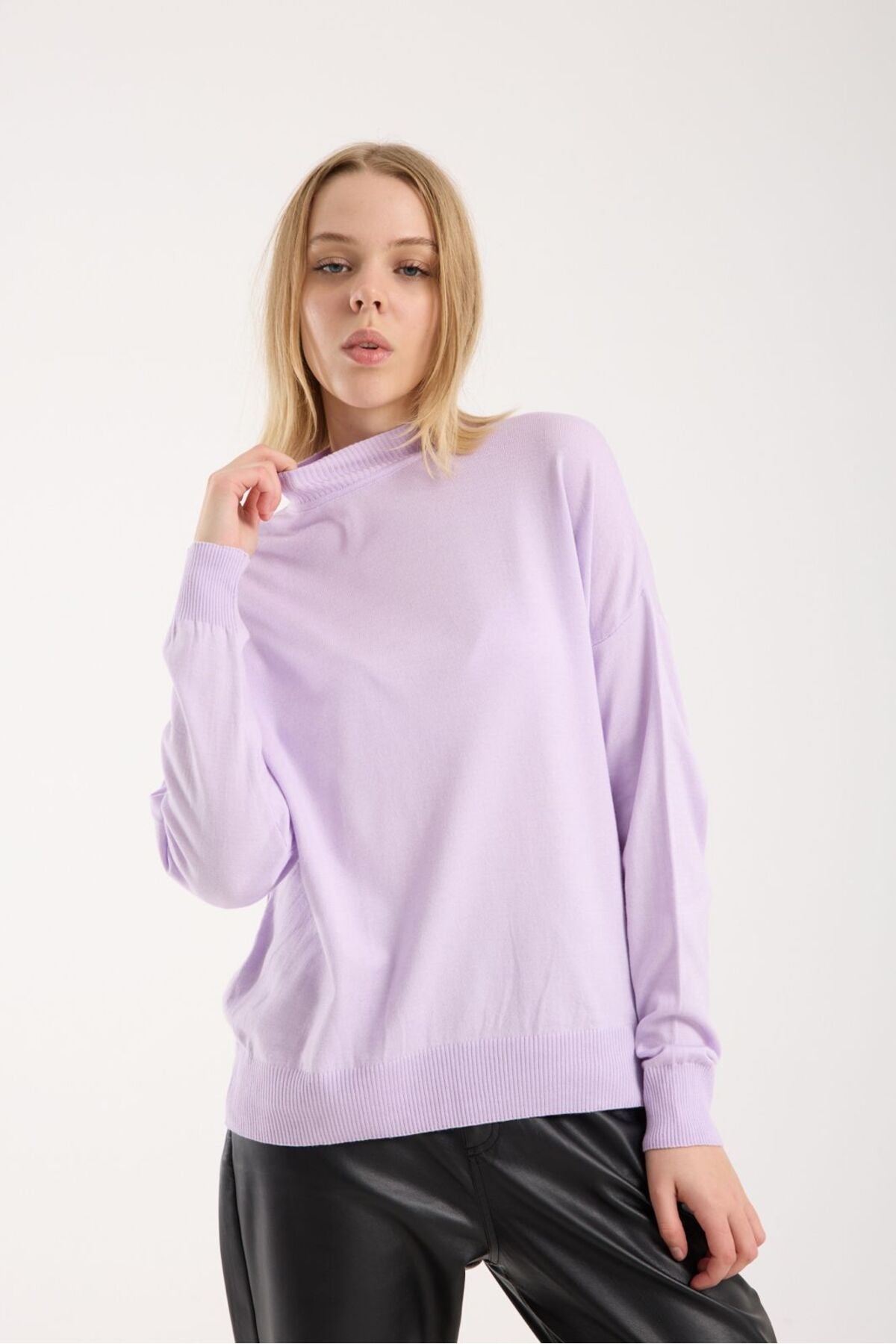 Kadın triko kazak yumuşak doku dik yaka basic 3522