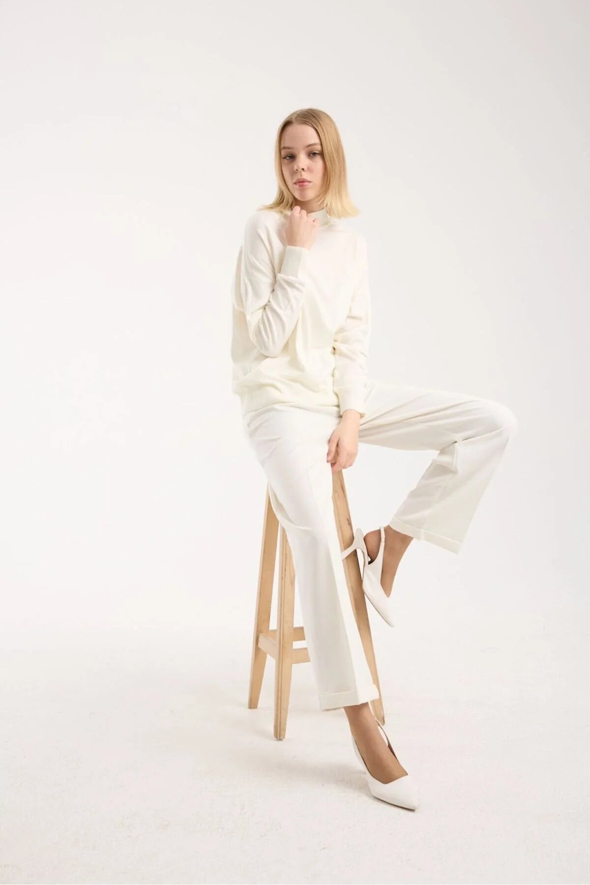 Kadın triko kazak yumuşak doku dik yaka basic 3522