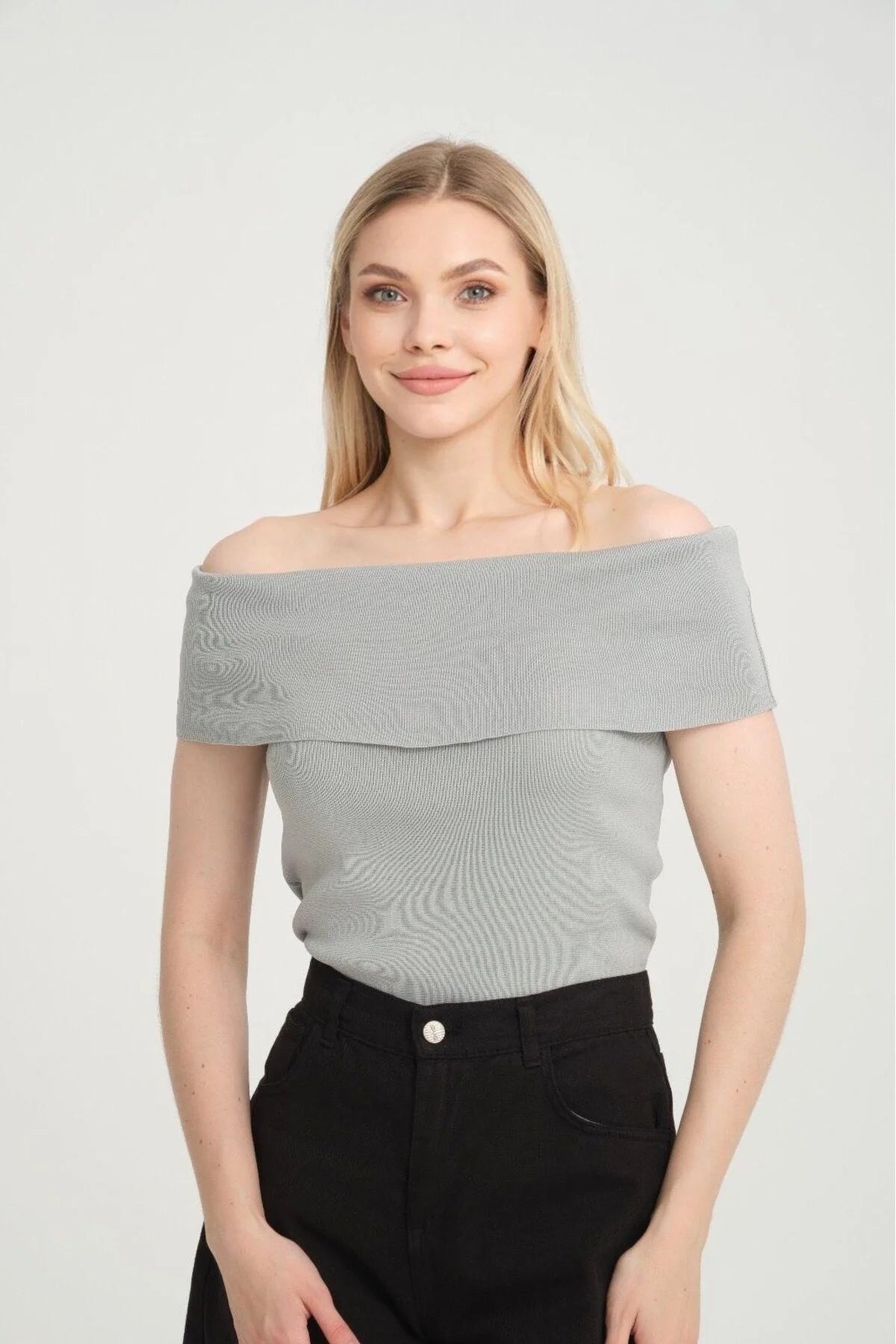 Kadın Giyim Bluz Madonna Yaka Omuzları Açık Kısakol Likralı Yazlık Bluz 3435