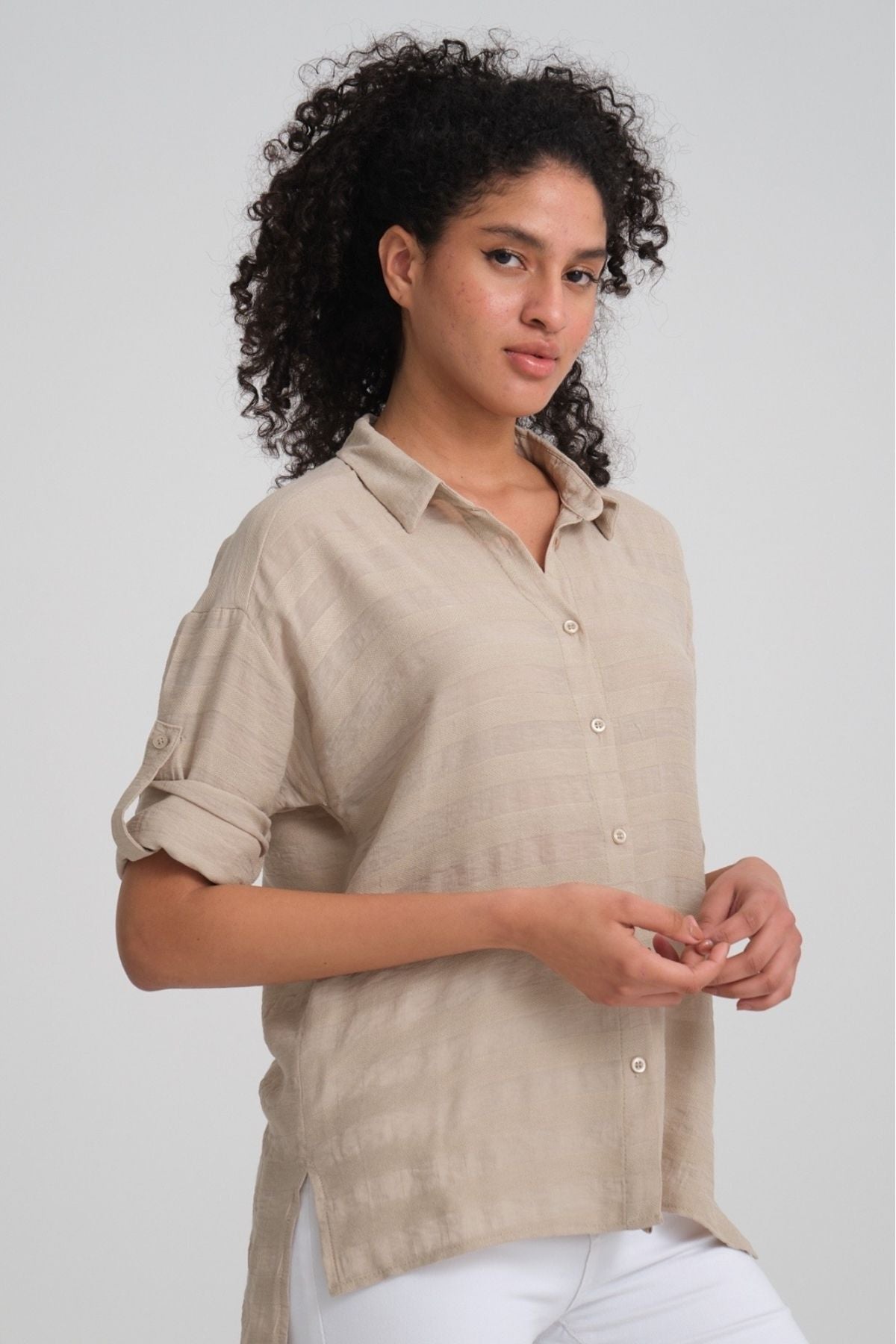 Kadın Giyim Gömlek Keten Görünümlü Bej Rengi Hafif Serin Tutan Yazlık Şıklık Rahat Kalıp 5180